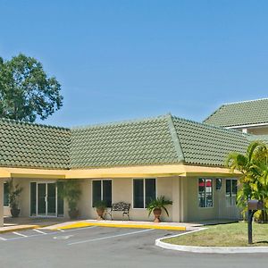 Days Inn By Wyndham Port Charlotte Town Center